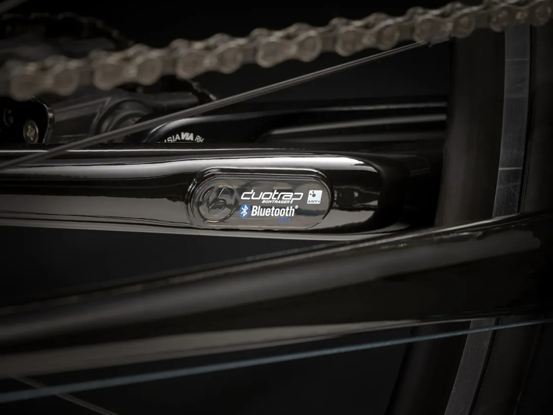 Trek Bikes Domane AL 2 Rim Gloss Mulsanne Blue/Matte Trek Black Store