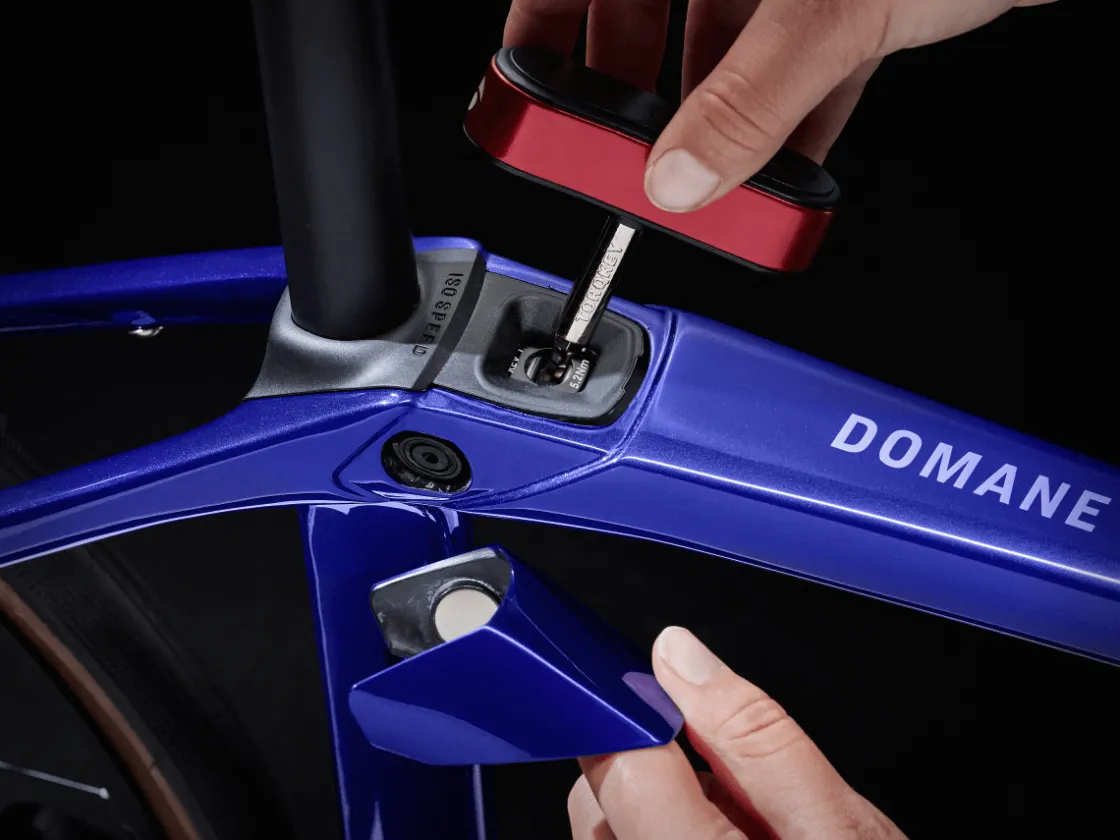 Trek Bikes Domane SL 6 Gen 4 Hex Blue New