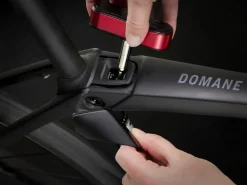 Trek Bikes Domane SL 5 Gen 4 Hot