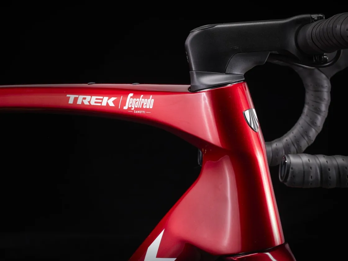 Trek Bikes Domane SLR 9 AXS Gen 4 Team Replica:Metallic Red Smoke to Blue Smoke Fade Online