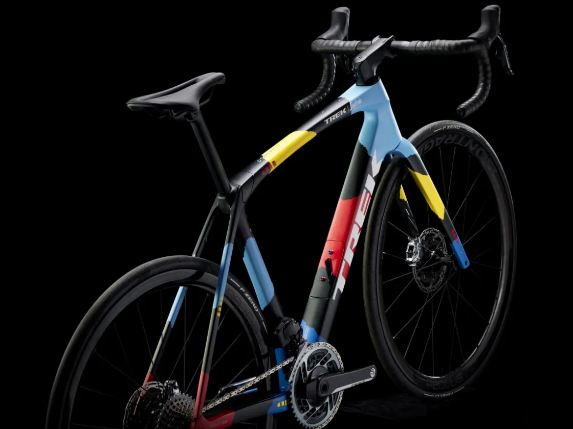 Trek Bikes Domane SLR 9 AXS Gen 4 Team Replica:Metallic Red Smoke to Blue Smoke Fade Online