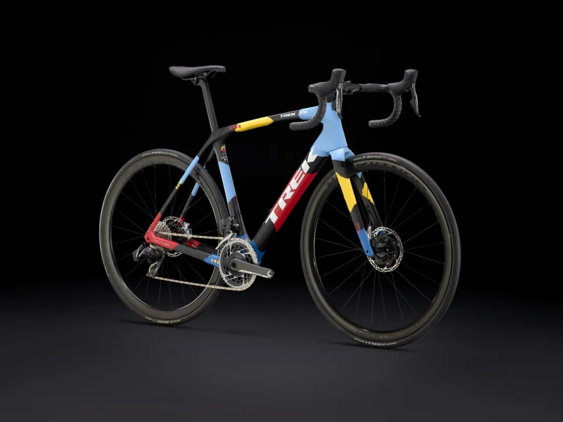 Trek Bikes Domane SLR 9 AXS Gen 4 Team Replica:Metallic Red Smoke to Blue Smoke Fade Online