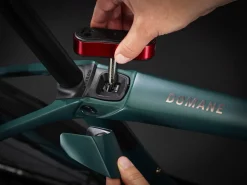 Trek Bikes Domane SLR 9 Gen 4 Outlet