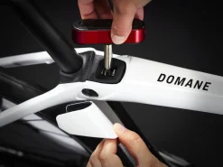 Trek Bikes Domane SLR 9 Gen 4 Outlet