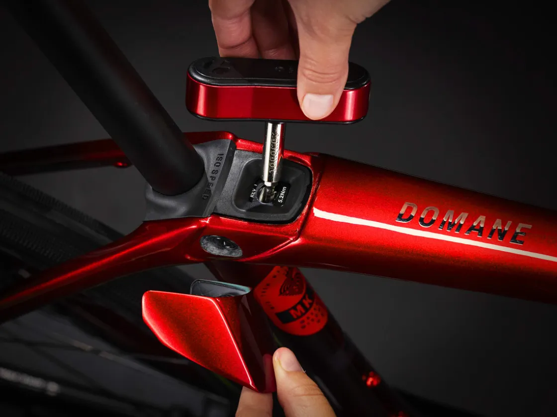 Trek Bikes Domane SLR 9 Gen 4 Outlet