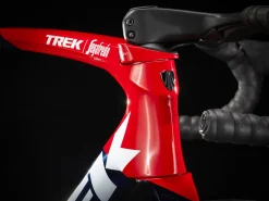 Trek Bikes &Eacute;monda SLR 6 AXS Dark Prismatic/Trek Black Hot