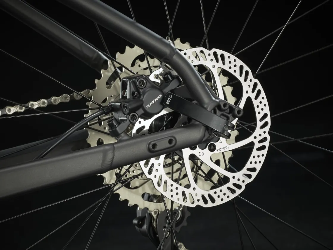Trek Bikes Marlin 6 Gen 2 Rage Red to Dnister Black Fade Flash Sale